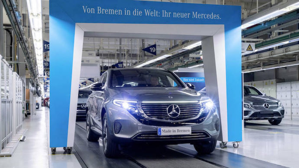 Mercedes comienza la producción del EQC, su primer SUV eléctrico