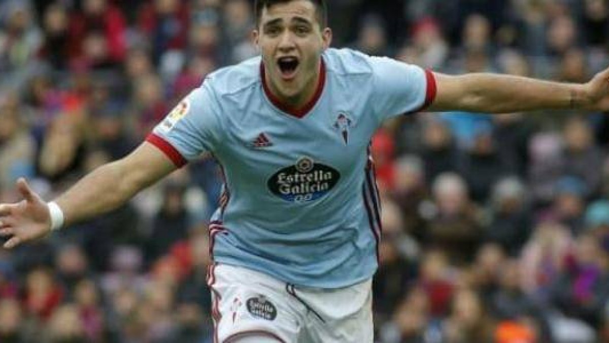 Una imagen muy habitual: Maxi Gómez celebrando un gol con la zamarra celeste