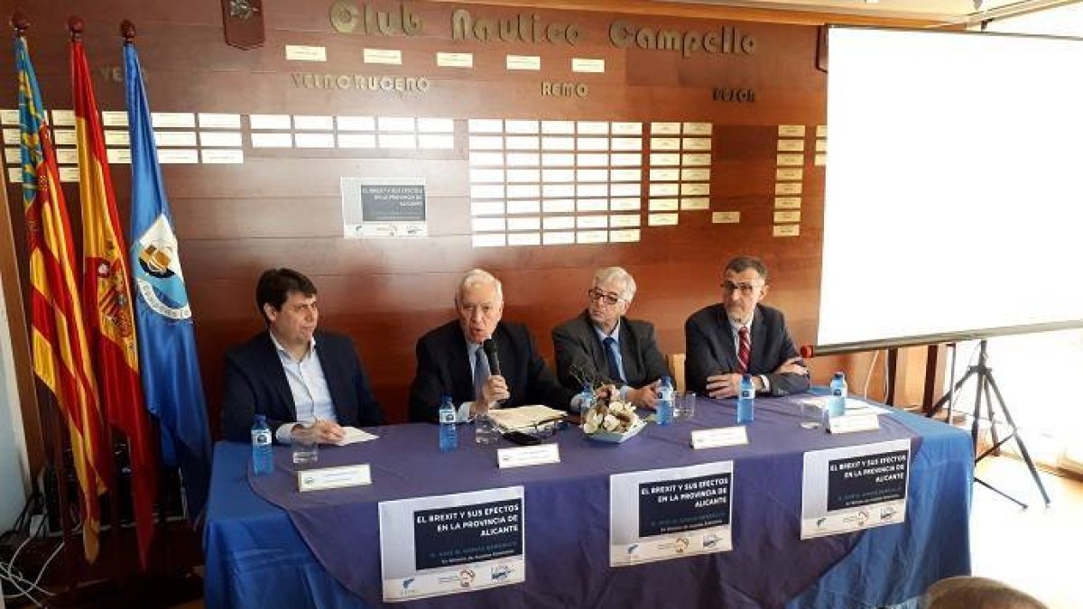 Un momento de la conferencia ofrecida por García Margallo.