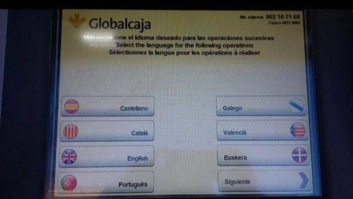 Una entidad bancaria de fuera diferencia valenciano de catalán en sus cajeros