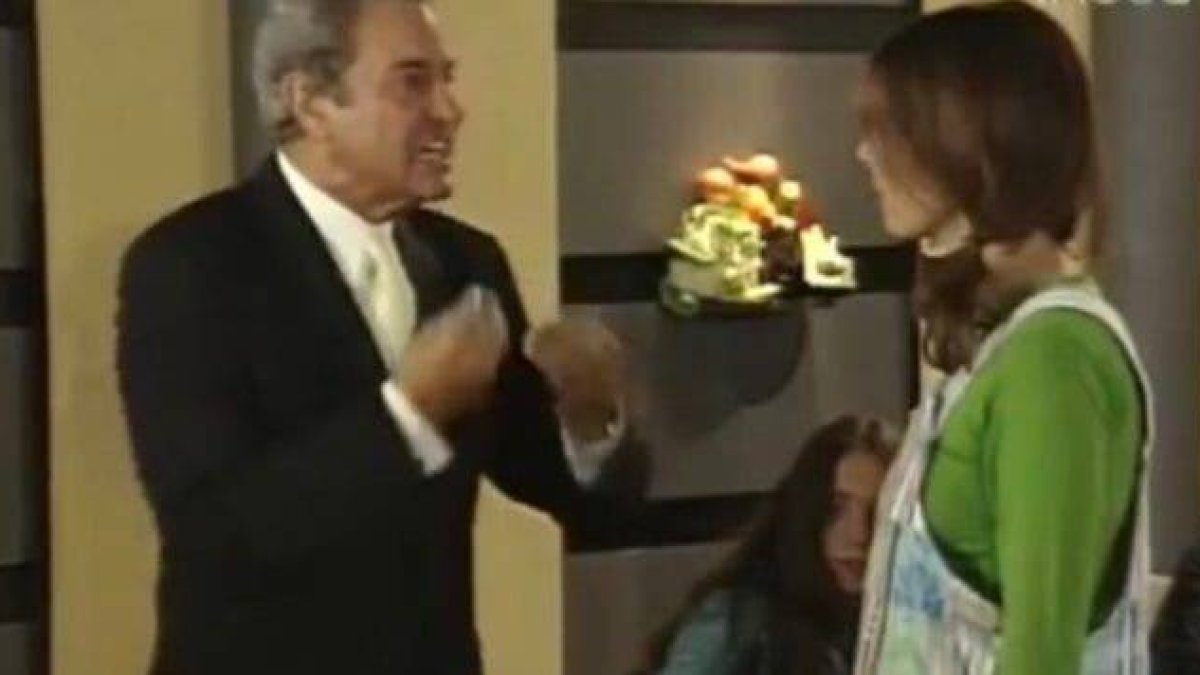 Cuando Pablo Iglesias hacía sus pinitos como actor y apareció en una serie con Arturo Fernández