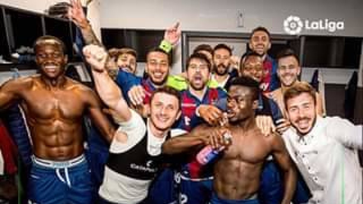 El selfie de la victoria, en el vestuario