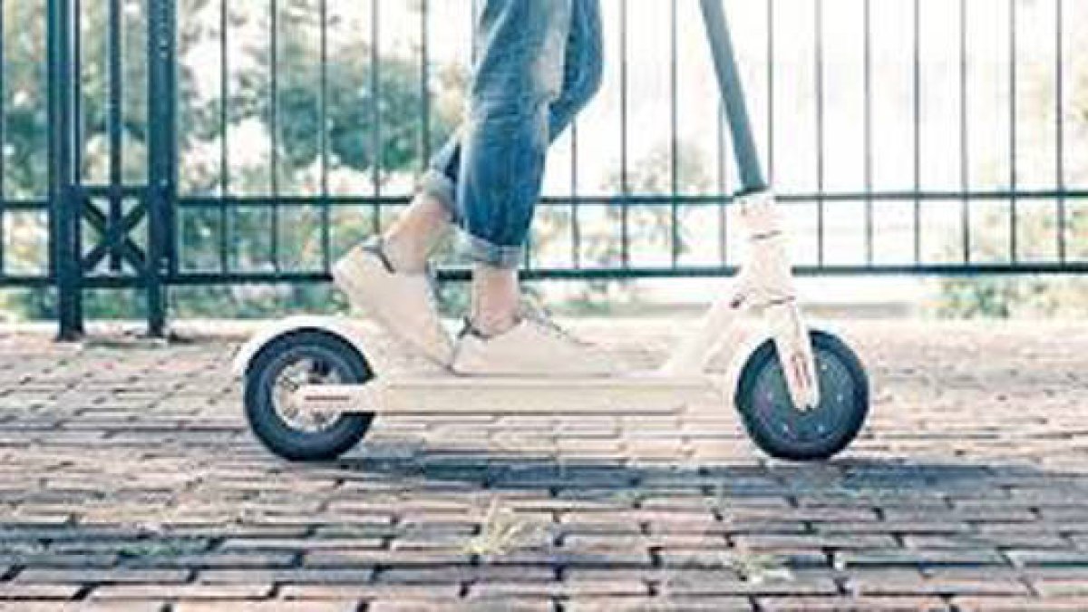 Ciudadanos pide la regulación del uso de los patinetes en Elche