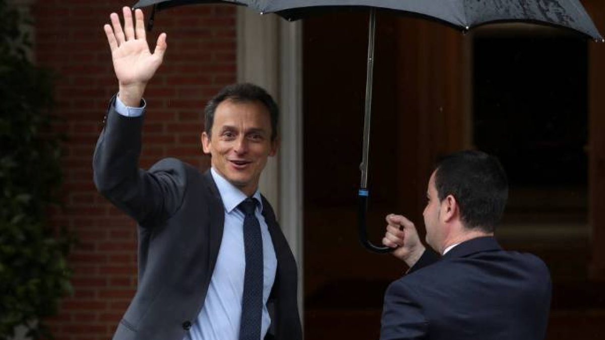 Pedro Duque, ministro de Ciencia, a su llegada al primer Consejo de Ministros.
