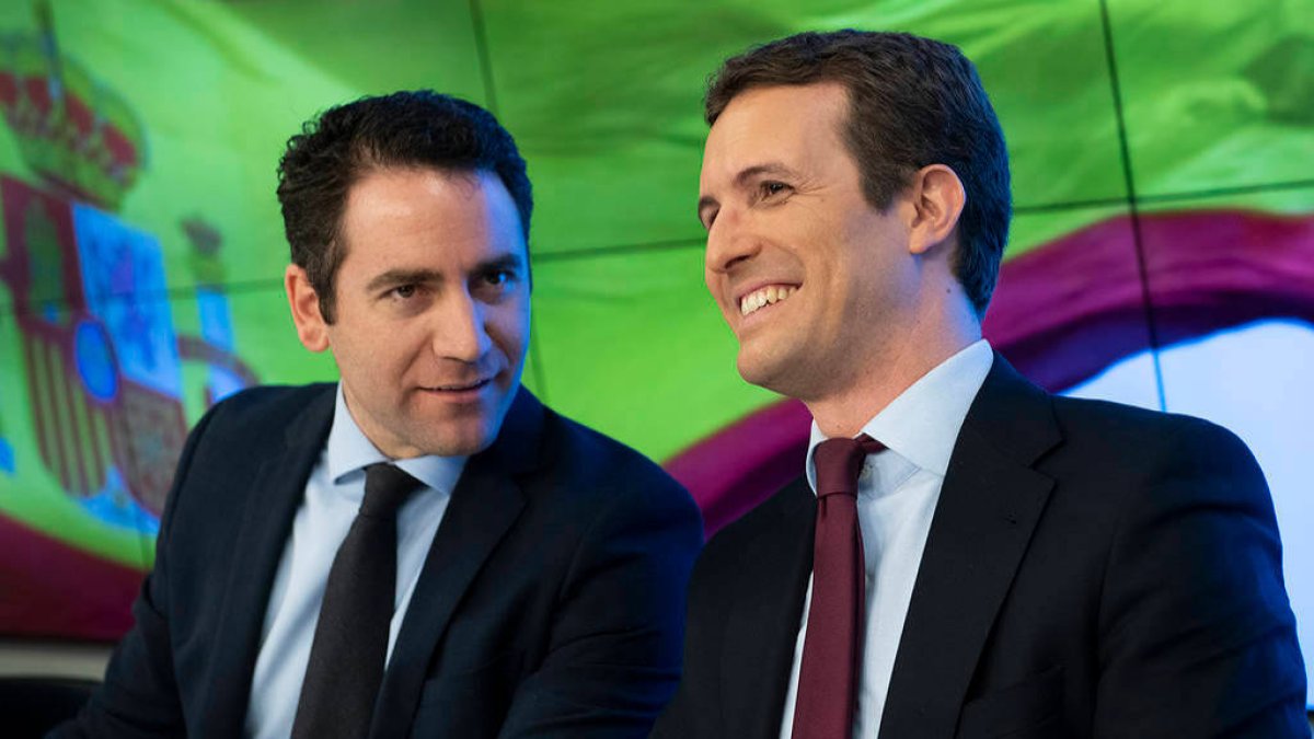 Casado y García Egea durante la Junta Directiva Nacional de este lunes.