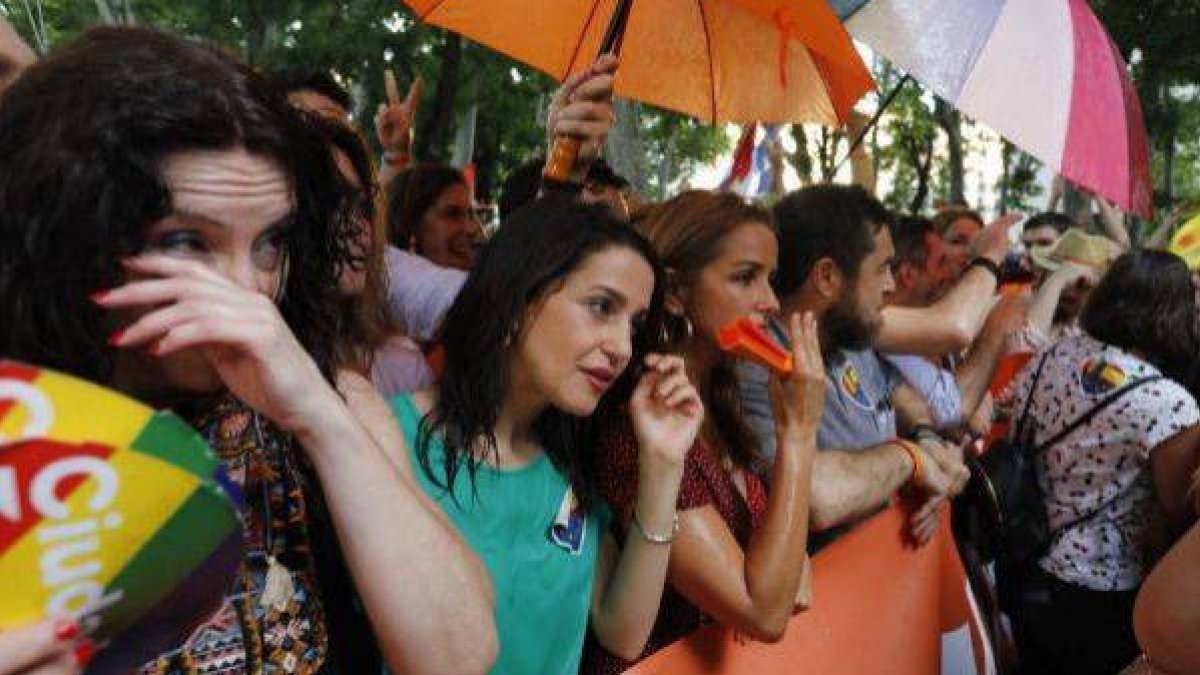 Los representantes de Ciudadanos tuvieron que ser desalojados con la ayuda de la Policía