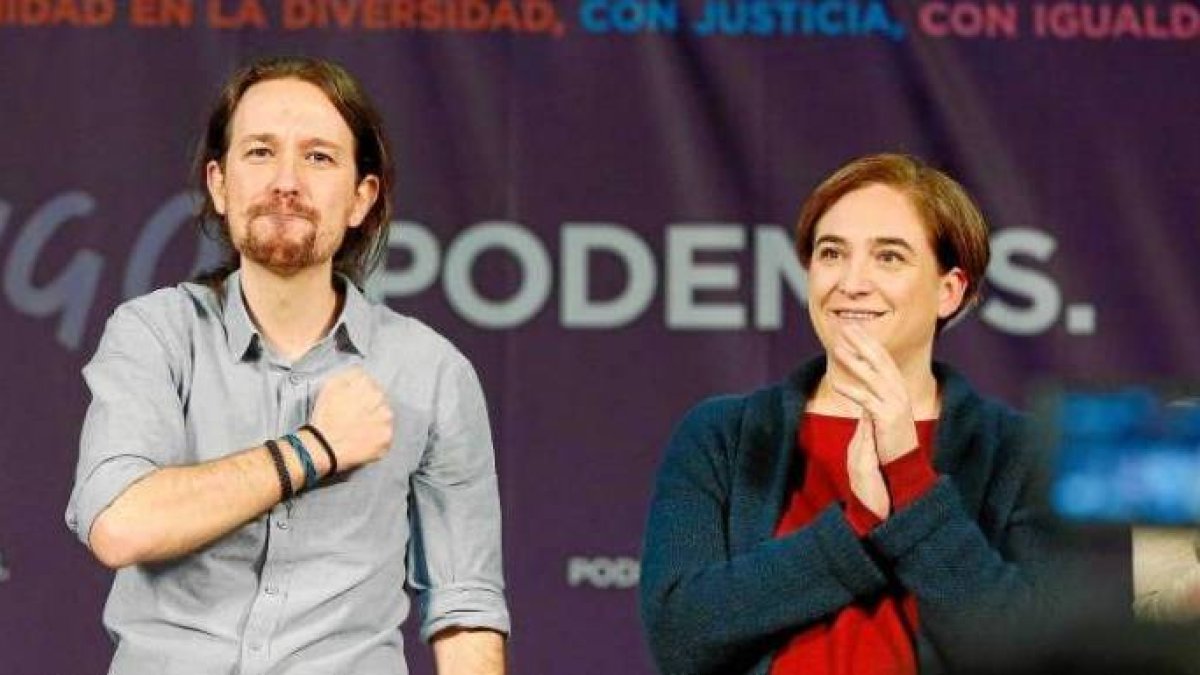 Iglesias y Colau: los Comunes no ceden a la mascarada del líder morado para ser ministro.