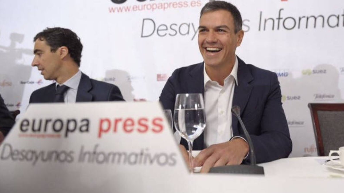 TVE se arrodilla ante Sánchez y pone el debate el mismo día que Antena 3