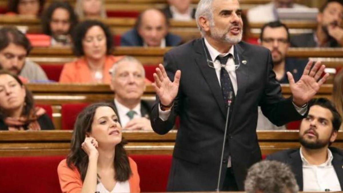 Arrimadas y su portavoz en el Parlament, Carlos Carrizosa.