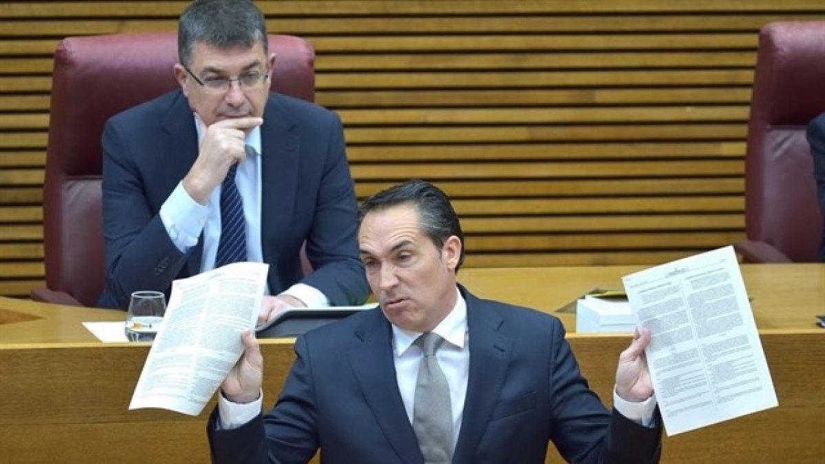 El diputado popular Rubén Ibáñez durante su intervención en Les Corts