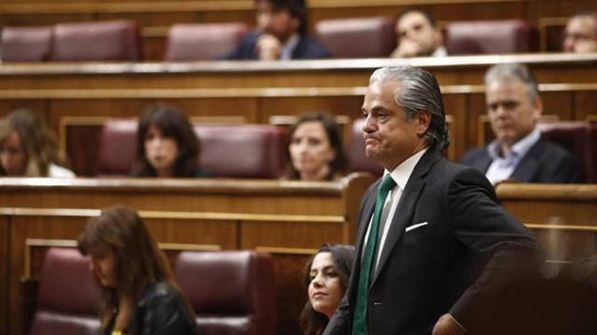 De Quinto replica a la influyente pareja de periodistas por criticar su fortuna