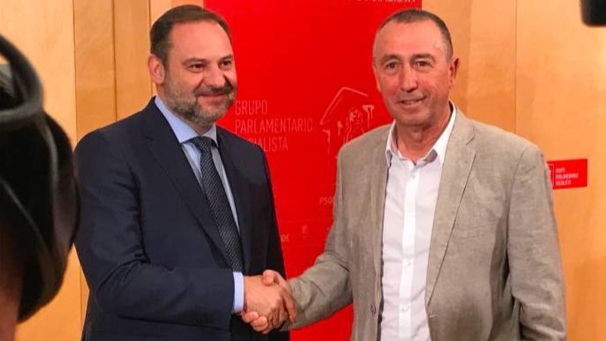 Joan Baldoví, este miércoles junto a José Luis Ábalos.