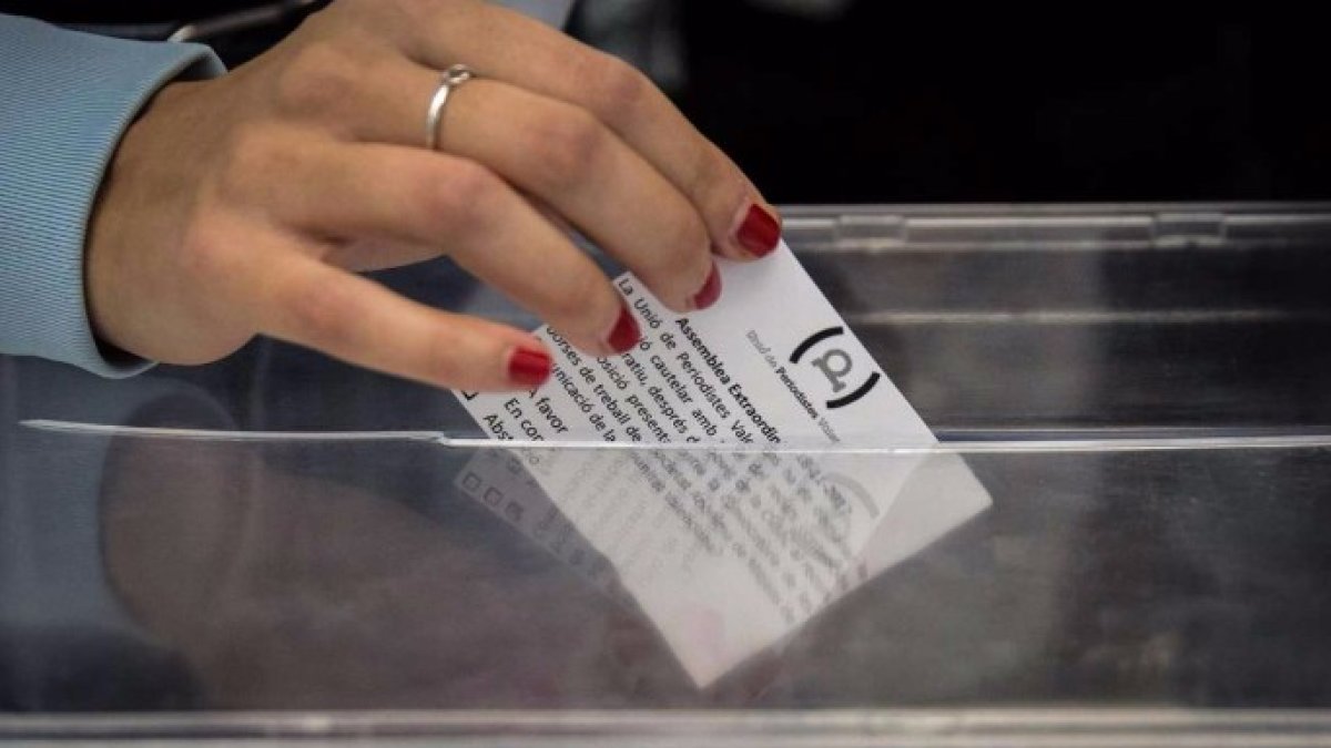 Nueva piedra en el camino para el inicio de À Punt