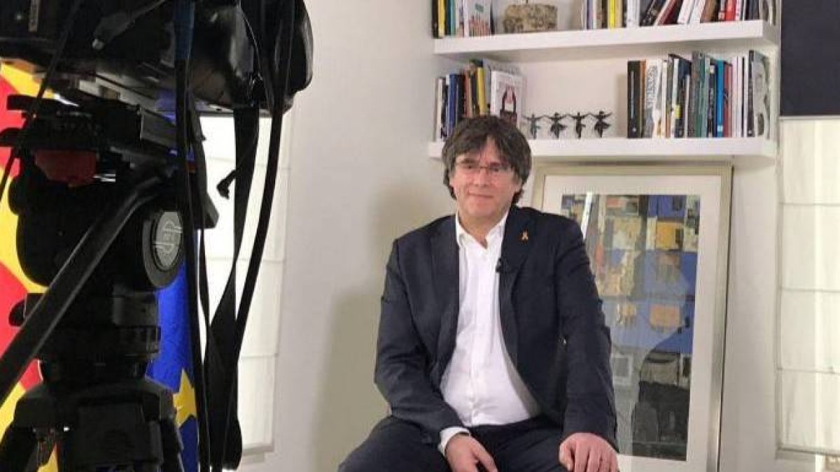 Puigdemont, vivir a cuenta del país contra el que conspiran.