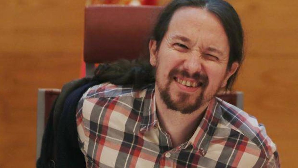 Pablo Iglesias se conforma ya con ser ministro de Deportes Raros con Sánchez