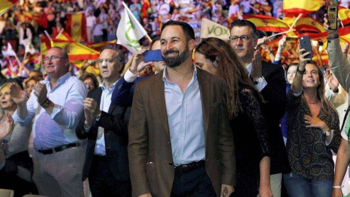 El llamamiento desesperado de la escritora 'progre' para frenar a Vox