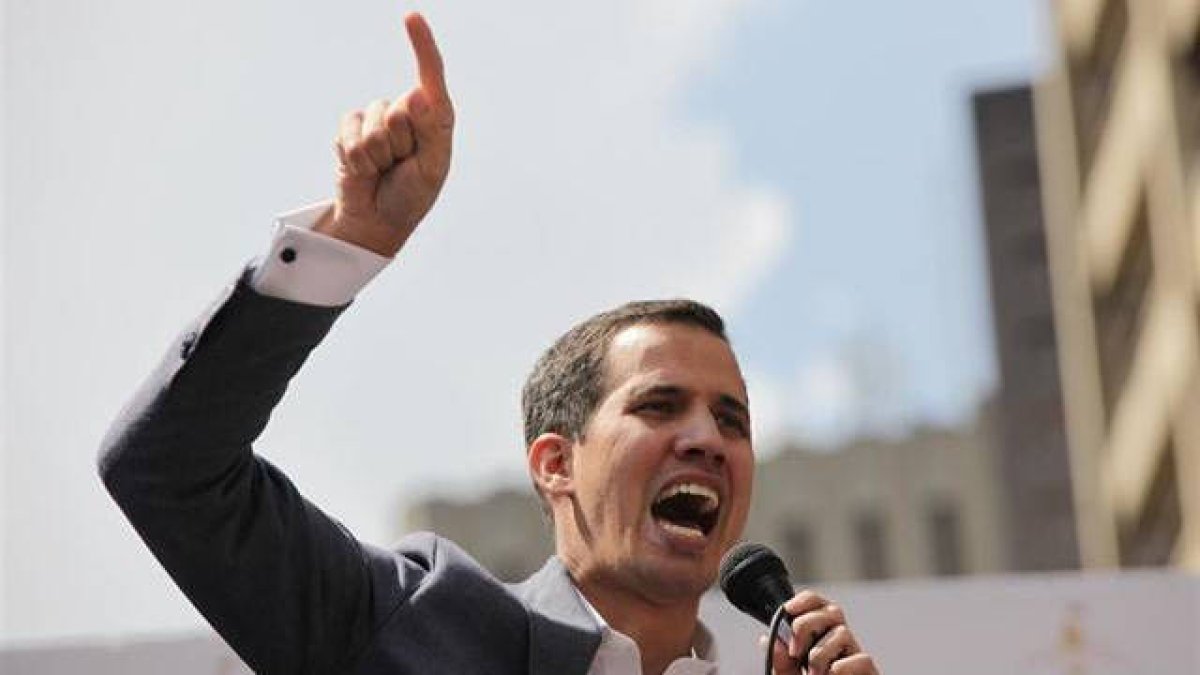Sánchez pide elecciones en Venezuela pero echa un jarro de agua fría a Guaidó