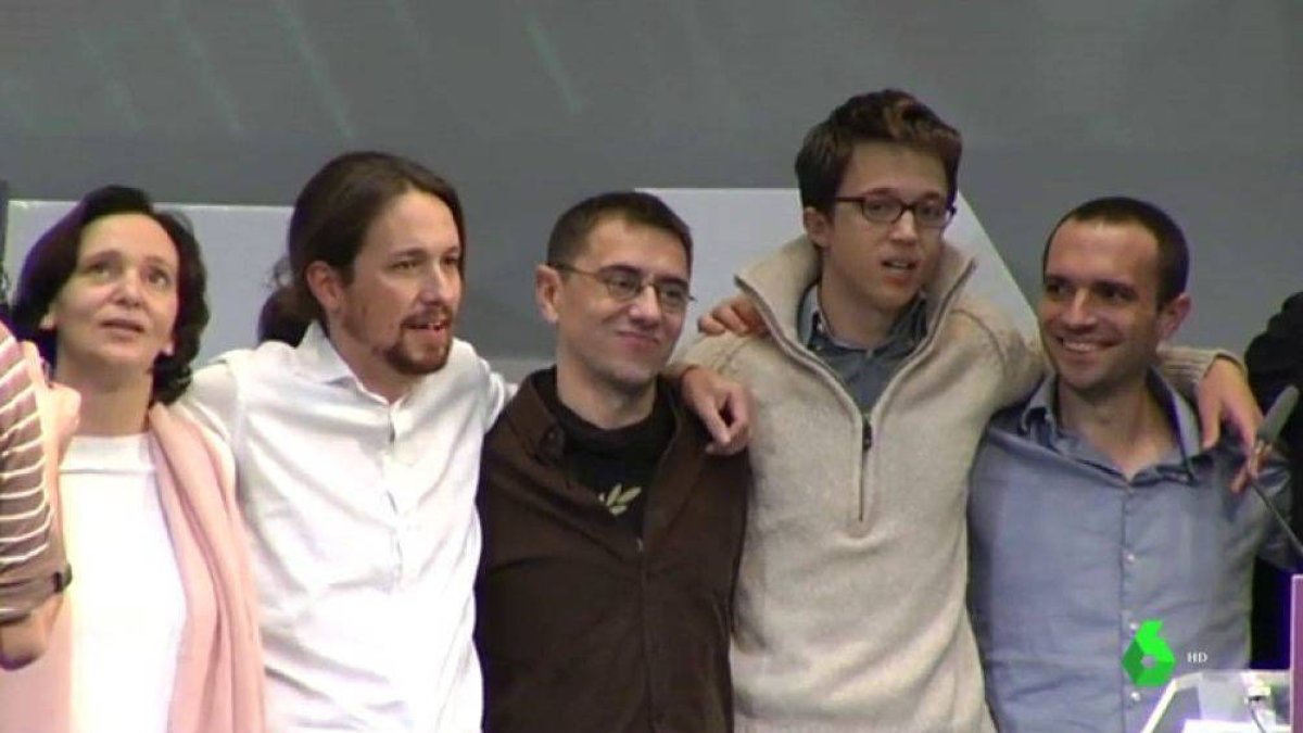Monedero y Errejón, entre el resto de fundadores de Podemos: Bescansa, Iglesias y Alegre