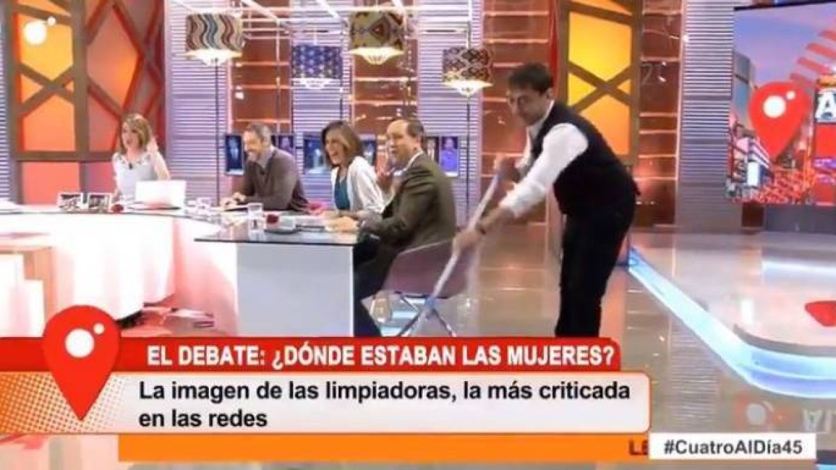 Monedero, montando su show particular en televisión.