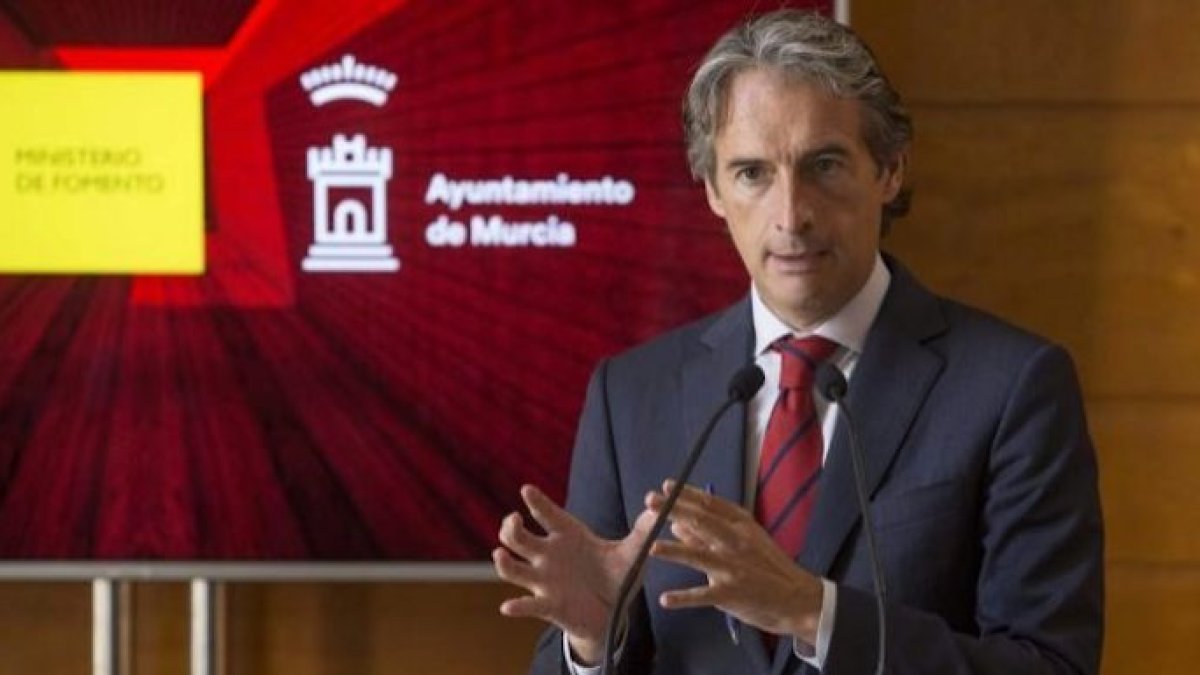 Fomento invertirá 3.100 millones de euros en el corredor Murcia-Almería