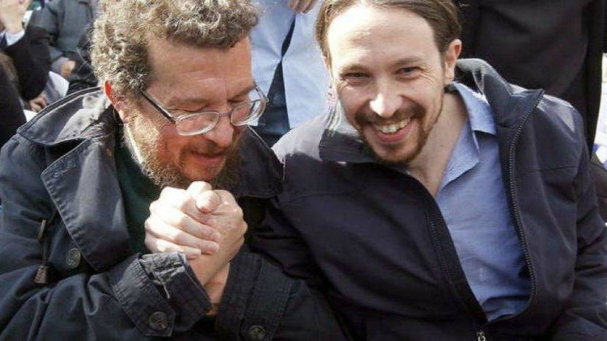 El padre de Pablo Iglesias apoya a su hijo presentándose a concejal