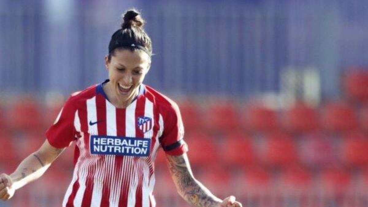 Jenni Hermoso y su hat trick alcanzan a Charlyn