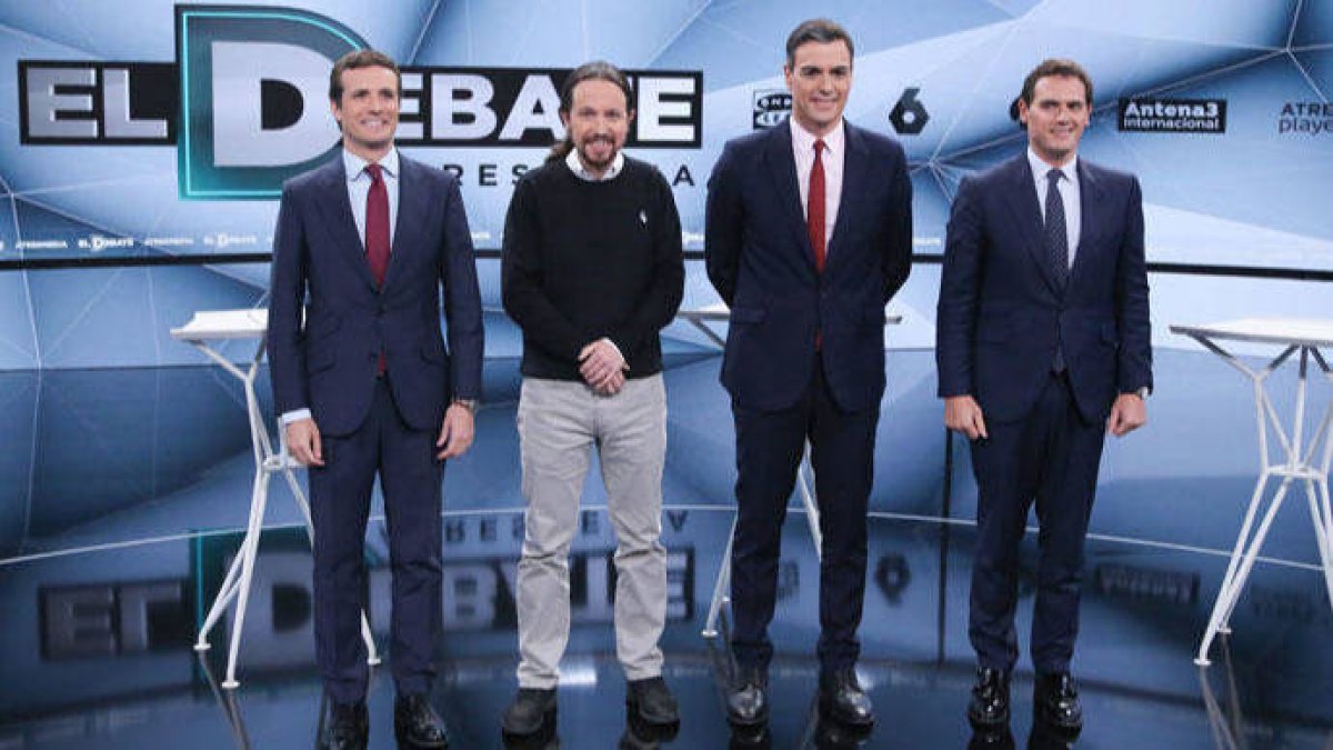 La juventud de los candidatos a presidente sorprende a estos extranjeros residentes en Valencia