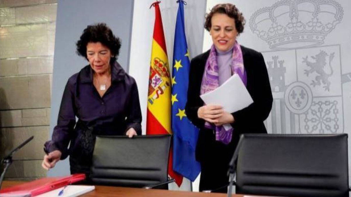 Las ministras Celaá y Valerio, este viernes presentando el último Real Decreto de Sánchez.