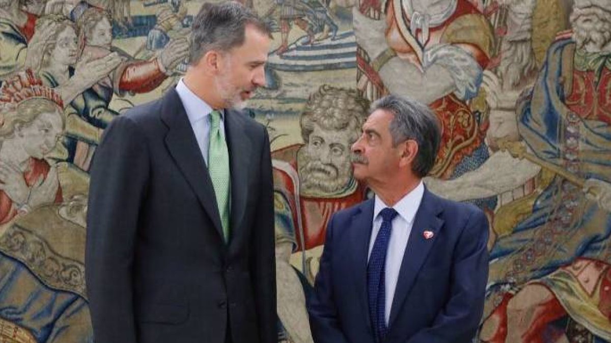 El presidente de Cantabria, este viernes en su audiencia con el Rey.
