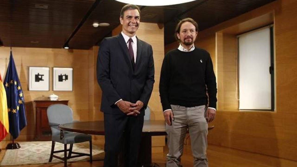 Podemos esconde ahora la negociación para jugar su última carta ante Sánchez