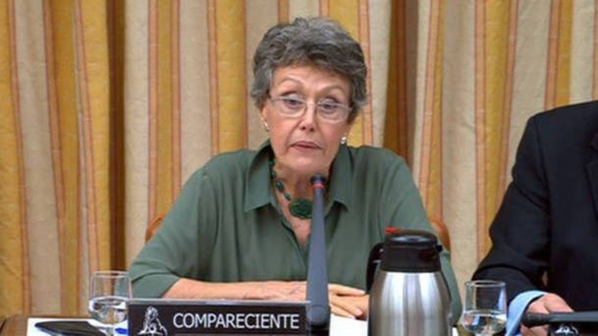La 'deportada' de los fines de semana de RNE se rebela contra Rosa Maria Mateo
