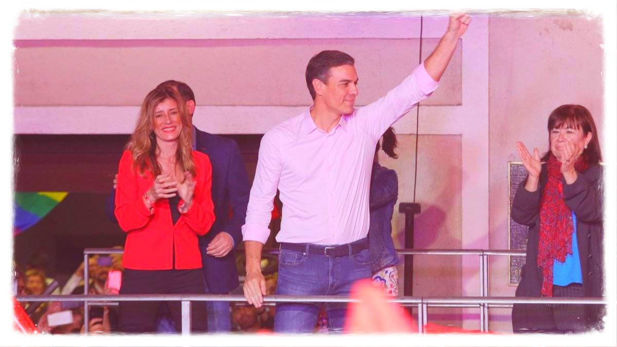 Sánchez se apunta un gran triunfo cimentado sobre la fractura del centro derecha
