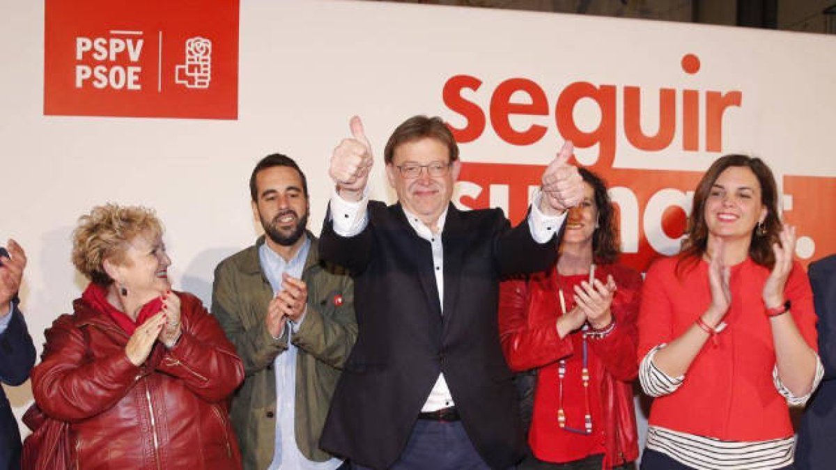 Ximo Puig en la celebración de la noche electoral