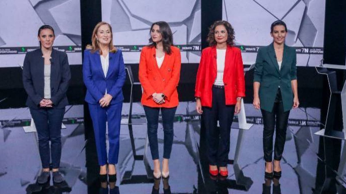 La foto oficial del debate con sus cinco protagonistas.