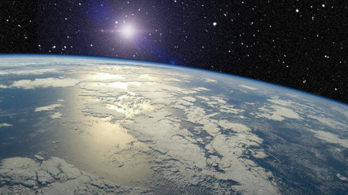 Google Earth añade vistas del espacio exterior en el móvil