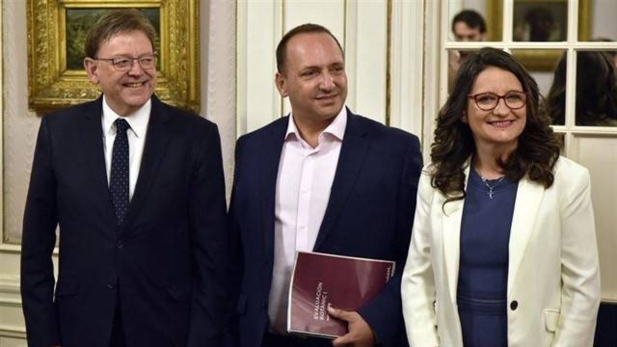 Ximo Puig (PSPV-PSOE), Rubén Martínez Dalmau (Podemos) y Mónica Oltra (Compromís).