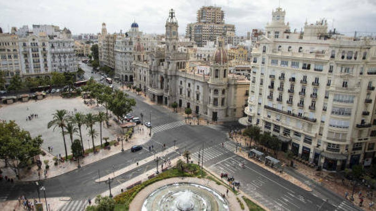 Qué  hacer con la plaza del Ayuntamiento de Valencia