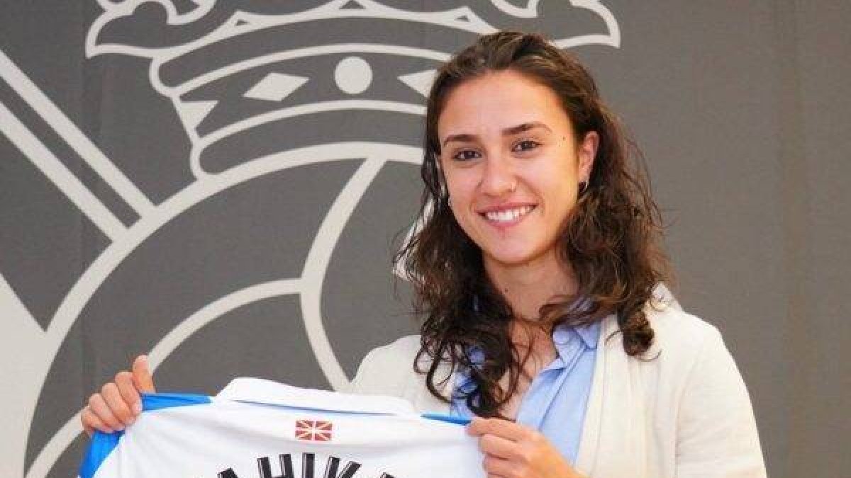 Nahikari se lo piensa mejor y se queda en La Real