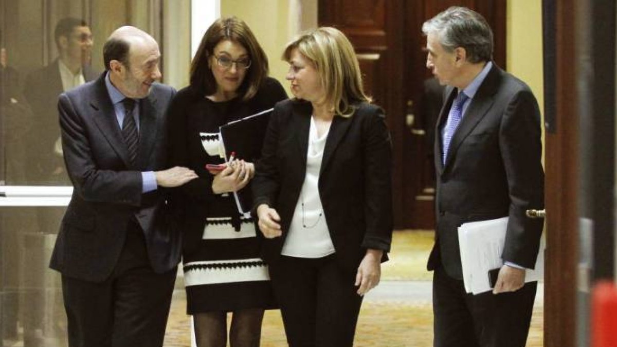 El fallecido Rubalcaba junto con tres representantes de la vieja guardia purgados por Rubalcaba.