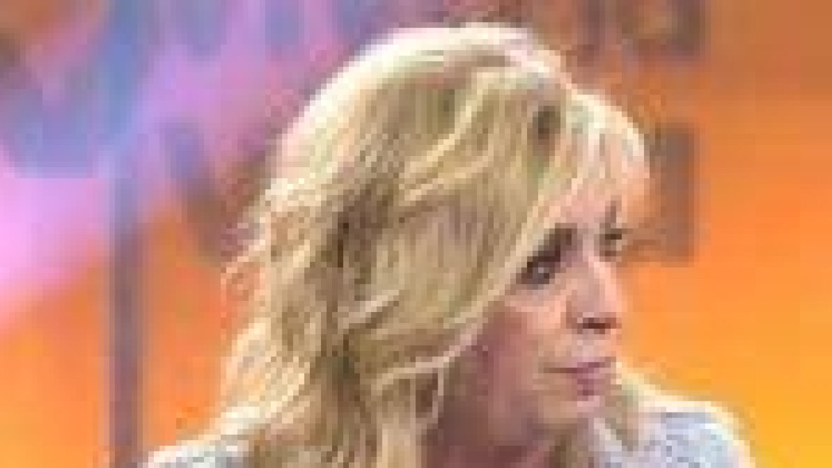 Se estrena en “Viva la vida” lanzando un dardo hacía “Sálvame”