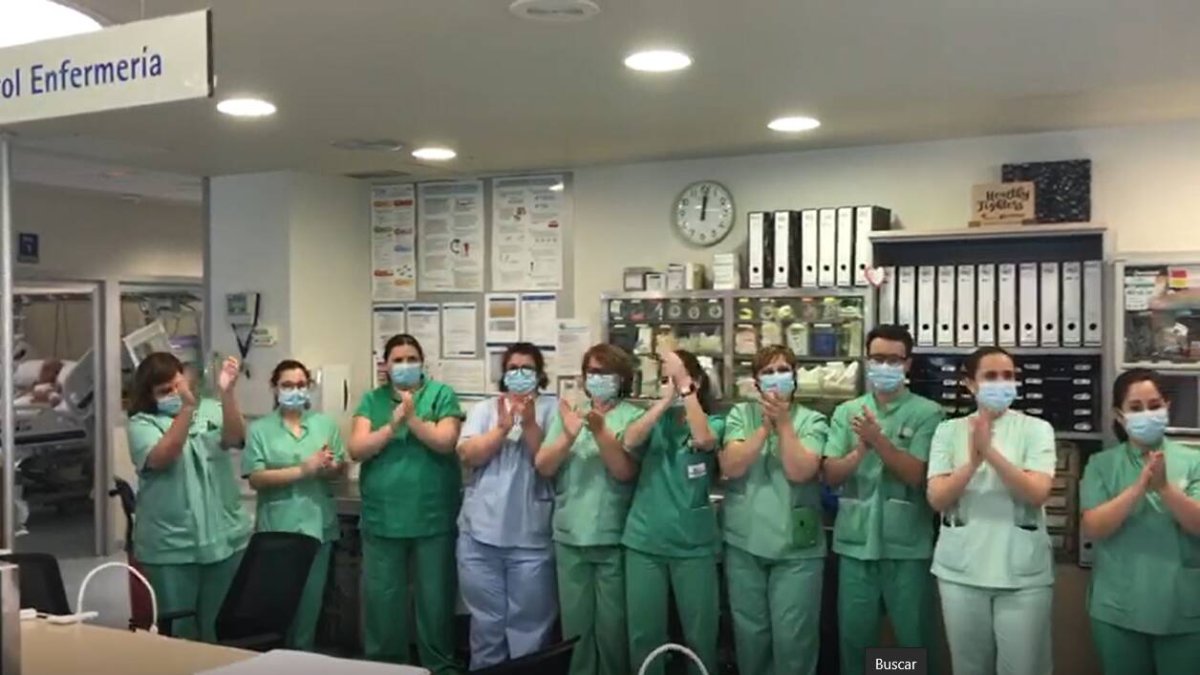 Merecido reconocimiento a los sanitarios de la UCI del Hospital de Torrevieja
