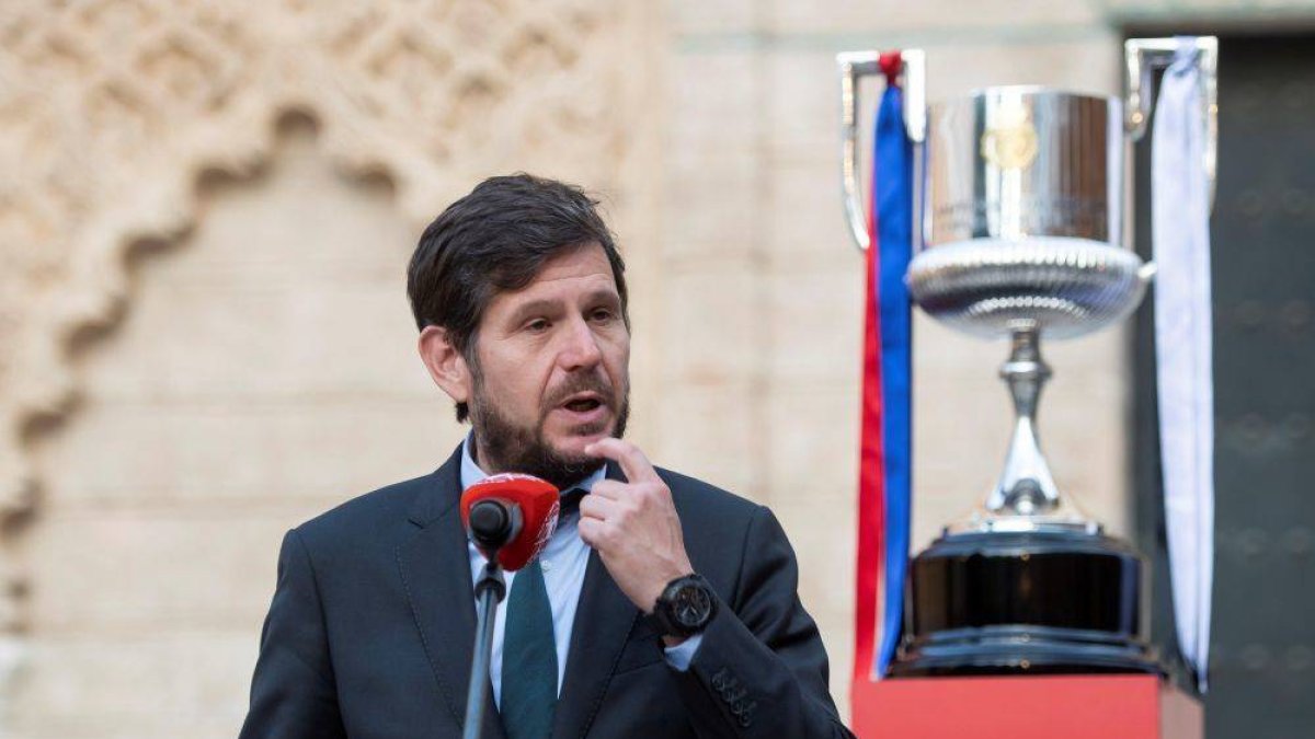 Alemany con la Copa del Rey: aunque solamente dos meses atrás, eran otros tiempos