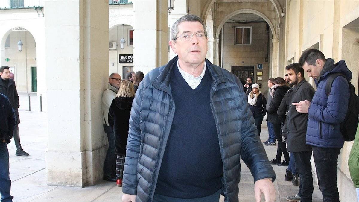 El jurado absuelve a los siete acusados del crimen del alcalde de Polop