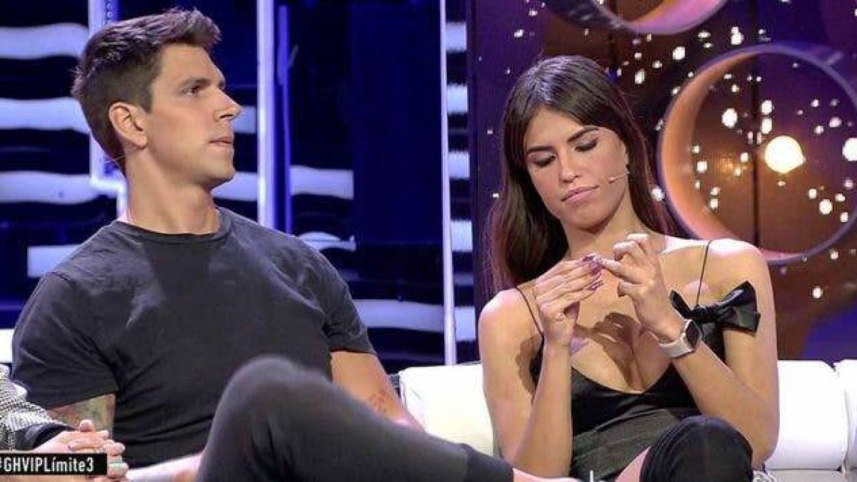 Llega la última moda a los realities: dejan a sus respectivas parejas por Instagram