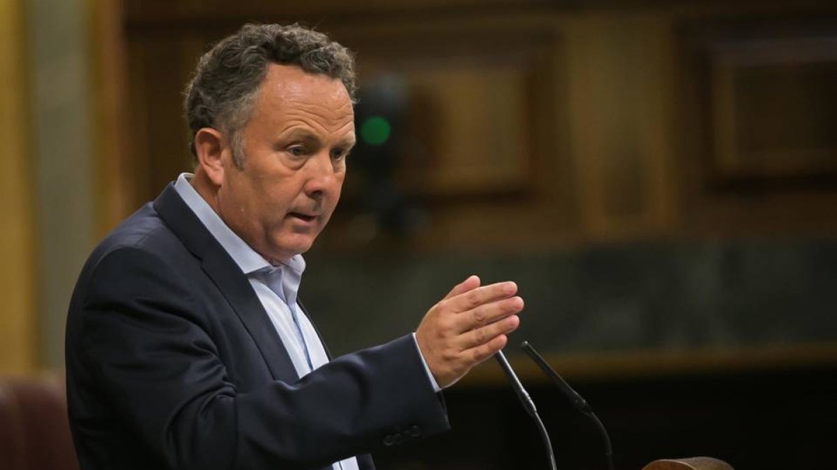 Enric Bataller se marcha criticando a la coalición Compromís