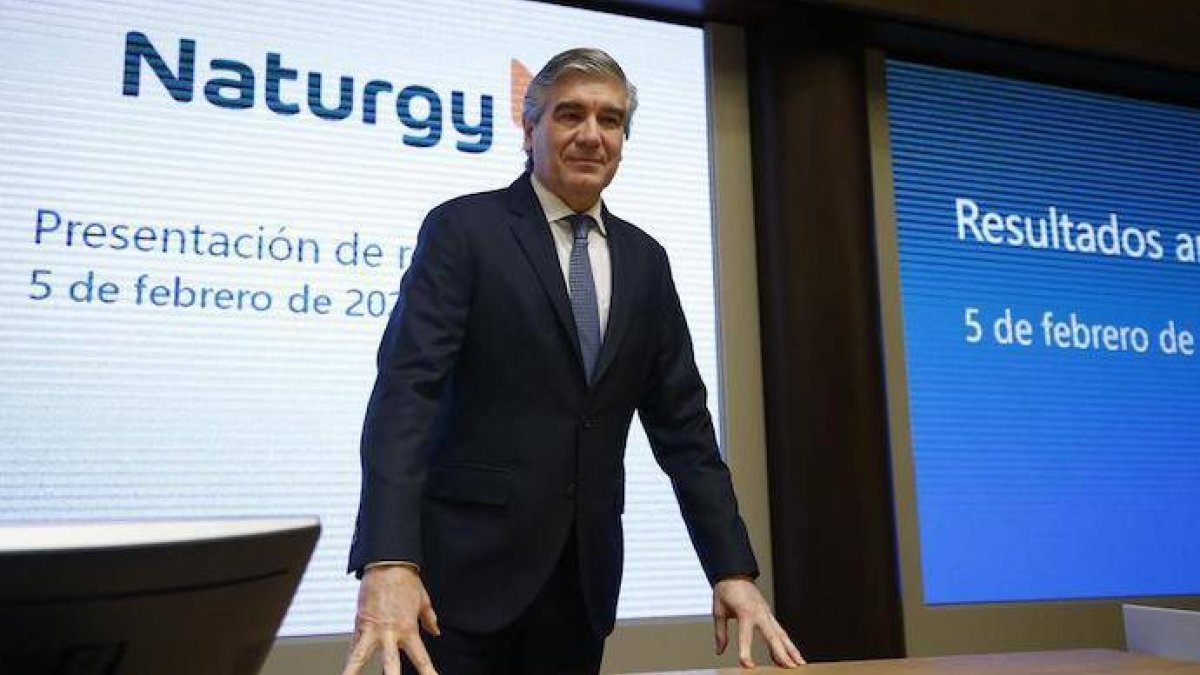 Naturgy le da la vuelta a sus cuentas y apuesta por las renovables