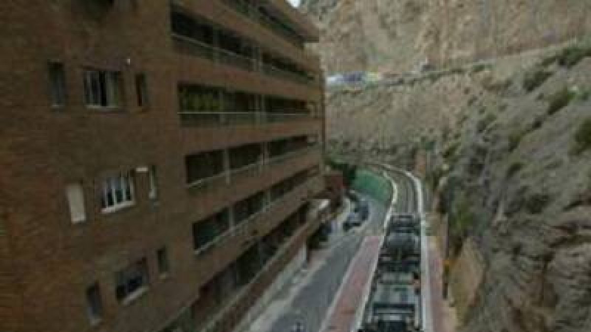 Antiguo trazado de FGV que se convertirá en vía verde.