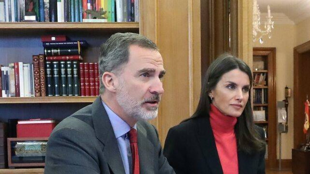 Los Reyes se interesan por la situación del Hospital General de Alicante