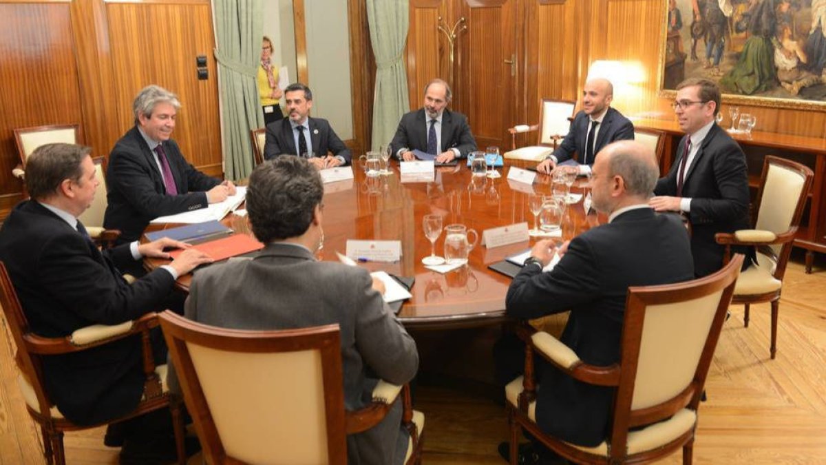 La reunión del ministro de Agricultura con directivos de Carrefour España.