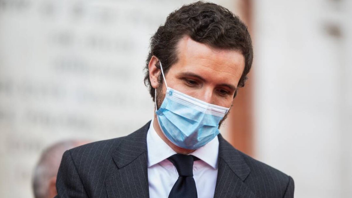 Casado abochorna al Gobierno de Sánchez e Iglesias por querer imponer la censura